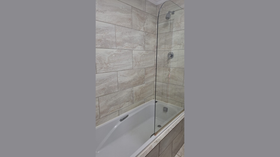 2 Bedroom Property for Sale in Admirals Park Western Cape